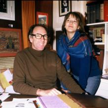 Claude Pinoteau (ici avec Sophie Marceau en 1982), réalisateur de La Gifle avec Isabelle Adjani et La Boum avec Sophie Marceau, est décédé des suites d'une longue maladie le 5 octobre 2012, à 87 ans. Il laisse l'image d'un grand romantique, d'un amoureux du cinéma, d'homme chaleureux et bienveillant.