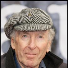 Claude Pinoteau, réalisateur de La Gifle avec Isabelle Adjani et La Boum avec Sophie Marceau, est décédé des suites d'une longue maladie le 5 octobre 2012, à 87 ans. Il laisse l'image d'un grand romantique, d'un amoureux du cinéma, d'homme chaleureux et bienveillant.
