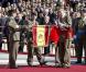 La famille royale d'Espagne était rassemblée en tenue officielle le 1er octobre 2012 pour la remise de la Croix du mérite collectif San Fernando au régiment de cavalerie Alcantara.