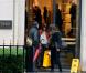 Jessica Biel, matinale à Paris le 8 octobre 2012 fait du shopping chez Fendi avenue Montaigne