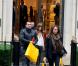 Jessica Biel, matinale à Paris le 8 octobre 2012 fait du shopping chez Fendi avenue Montaigne