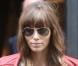 Jessica Biel, superbement lookée en Isabel Marant, quitte la boutique Fendi à Paris le 8 octobre 2012