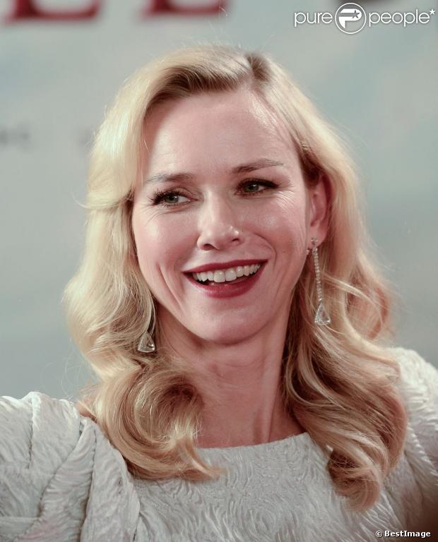 Naomi Watts à la première du film  The Impossible  à Madrid le 8 octobre 2012.