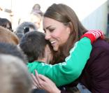 Kate Middleton: Câlin et opération séduction à Newcastle, sans William, en deuil