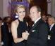 Albert et Charlene ont amoureusement ouvert le bal avec la grâce et l'expertise dont ils sont coutumiers. Le prince Albert II de Monaco et la princesse Charlene étaient les invités d'honneur de la 2e édition du Ballo del Giglio (Bal du Lys), dans la Salle blanche du Palazzo Pitti, à Florence, le 10 octobre 2012.
