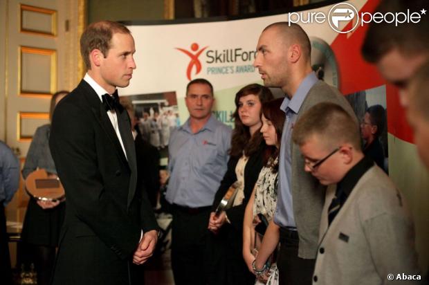 CASA REAL BRITÁNICA - Página 35 955233-the-duke-of-cambridge-talks-to-620x0-1