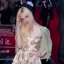 Elle Fanning, romantique en maxi robe : Elle copie sa soeur Dakota