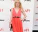 Le nouvel atout des soeurs Fanning sur tapis rouge : la maxi robe. Dakota Fanning à Culver City, Californie, le 7 juin 2012.