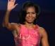 Michelle Obama, habillée d'une robe Tracy Reese, salue la foule à l'issue de son intervention lors de la Convention du Parti Démocrate à Charlotte (Caroline du Nord). Le 4 septembre 2012.