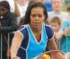 Michelle Obama, une First Lady qui donne l'exemple et pousse les enfants à faire du sport avec sa campagne Let's Move! contre l'obésité infantile. Londres, le 27 juillet 2012.