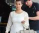 Kourtney Kardashian fait du shopping, le mercredi 17 octobre 2012 à Miami.