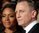 Naomie Harris et Daniel Craig lors de l'avant-première à Londres du film Skyfall le 23 octobre 2012