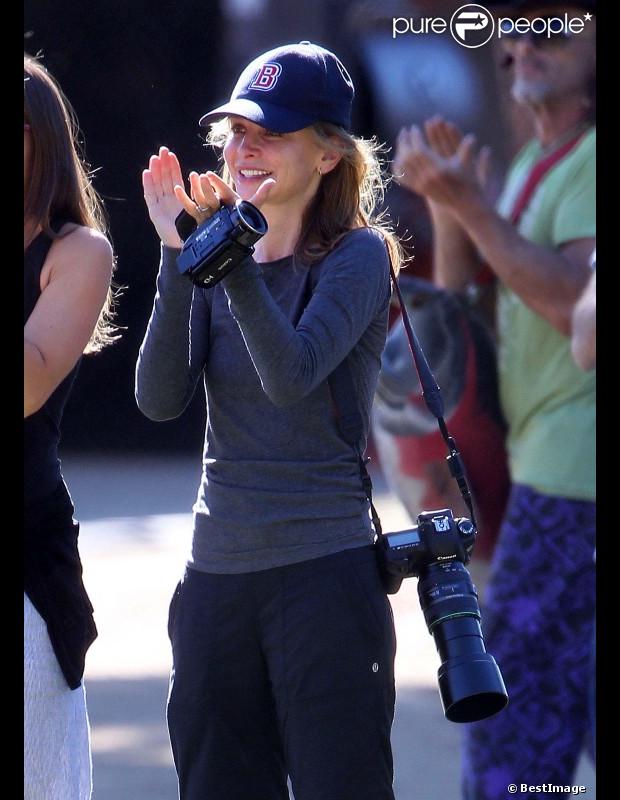 La jolie Calista Flockhart et Harrison Ford encouragent leur fils Liam à son match de football, le 27 octobre 2012 à Brentwood