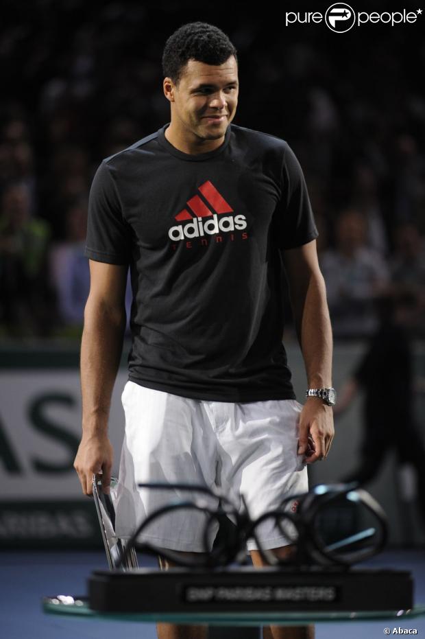 Jo Wilfried Tsonga après sa défaite en finale du Masters 1000 de Paris Bercy face à Roger Federer le 13 novembre 2011