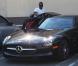 Exclusif - Eddie Murphy remonte dans sa Mercedes-Benz après une balade avec sa petite amie mannequin Paige Butcher. Studio City, le 5 novembre 2012.