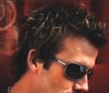 David Beckham pub Lunettes Police