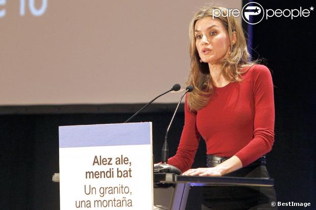 AGENDA PERSONAL DE LA PRINCESA LETIZIA Nº (2) - Página 58 990232-la-princesse-letizia-d-espagne-assiste-620x0-1