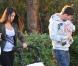 Lionel Messi et sa compagne Antonella Roccuzzo avec leur petit Thiago, le lundi 10 décembre 2012 à Barcelone.