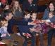 Séquence cadeaux ! La princesse Mary et le prince Frederik de Danemark étaient avec leurs quatre enfants, Christian, Isabella, Vincent et Josephine, au concert de Noël annuel à l'église Esajas de Copenhague, le 16 décembre 2012.
