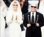 Claudia Schiffer : la mariée de Chanel en 1995