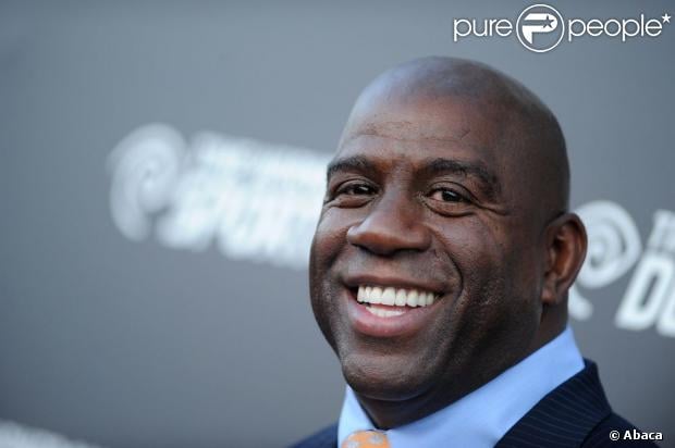 Magic Johnson lors de la soirée de lancement des chaînes Time Warner Cable Sportsnet et Time Warner Cable Deportes Networks au Time Warner Cable Sports Studios d'El Segundo à Los Angeles le 1er octobre 2012