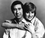 Lady Di : Sur les genoux d'un autre... 2 jours après ses fiançailles avec Charles