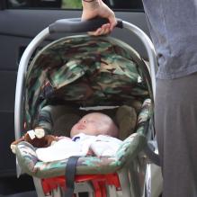 Anna Faris emmène son fils Jack chez son pédiatre à Los Angeles, le 2 Novembre 2012.