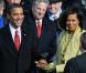 Comparatif des deux cérémonies d'investiture de Barack Obama au Capitol de Washington, en 2009 (photo du haut) puis 2013 (photo du bas)