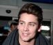 Bastian Baker arrive à l'aéroport de Nice, avant de filer vers Cannes pour les NRJ Music Awards, le 25 janvier 2013.