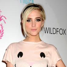 Ashlee Simpson radieuse au défilé Wildfox automne-hiver 2013, à New York, le 6 février 2013.