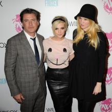 Jimmy Sommers, Ashlee Simpson, Kimberly Gordon au défilé Wildfox automne/hiver 2013, à New York, le 6 février 2013.