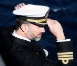 Felipe d'Espagne : Emu pour l'adieu à ''son'' porte-avions, tendre avec Letizia