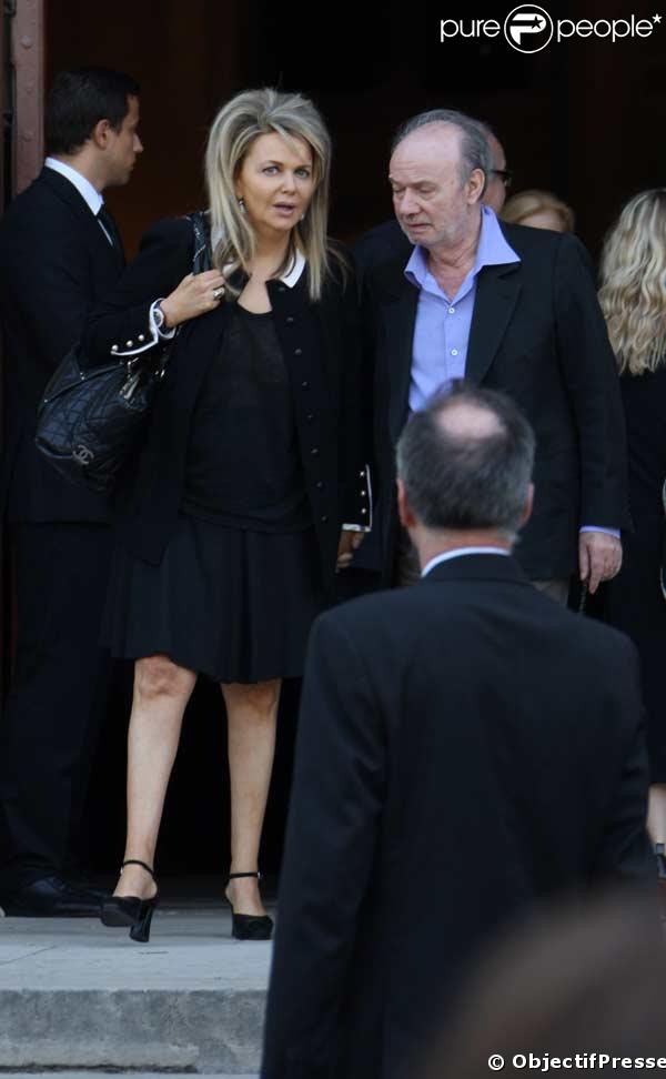 Nathalie Rheims et Claude Berri à l'enterrement de Frédéric Botton