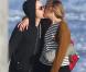 Agyness Deyn et son mari Giovanni Ribisi : Tendres baisers sur la plage