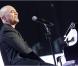 Pascal Obispo lors de l'enregistrement de l'émission Hier Encore à l'Olympia (diffusée le 2 mars) à Paris le 10 janvier 2013