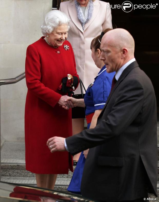 CASA REAL BRITÁNICA - Página 76 1069298-queen-elizabeth-ii-leaving-king-edward-620x0-2