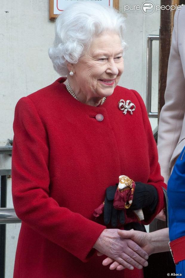 CASA REAL BRITÁNICA - Página 76 1069301-queen-elizabeth-ii-leaving-king-edward-620x0-2