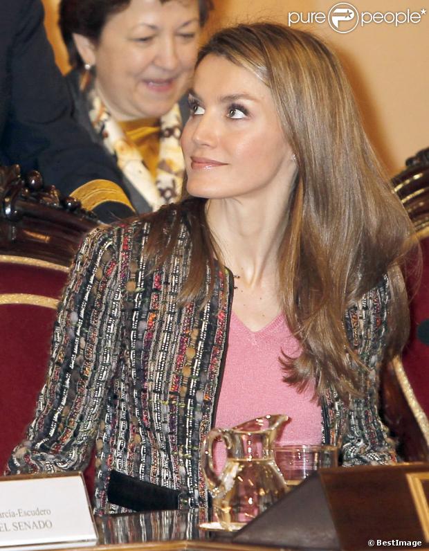 AGENDA PERSONAL DE LA PRINCESA LETIZIA Nº (2) - Página 83 1073273-la-princesse-letizia-d-espagne-assiste-620x0-1