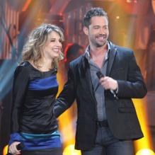 Amandine Bourgeois et Emmanuel Moire lors de l'enregistrement de l'émission Les années bonheur le 11 et le 12 mars 2013 et qui sera diffusée le 13 avril 2013 sur France 2.