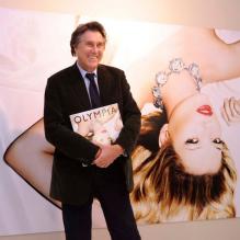 Bryan Ferry présente son album "Olympia" sur la pochette duquel posait Kate Moss, à Glasglow, le 26 janvier 2011.