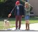 Jon Hamm promène son chien avec sa petite amie Jennifer Westfeldt dans les rues de West Hollywood à Los Angeles, le 2 avril 2013.