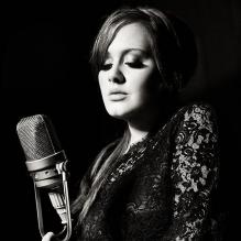 La chanteuse Adele pose pour la couverture du magazine ELLE USA, dans l'édition du mois de mai 2013.