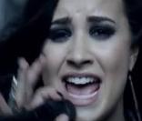 Demi Lovato : Rockeuse sexy qui déborde d'énergie pour ''Heart Attack''