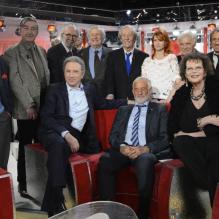 Michel Drucker, Jean-Paul Belmondo, Claudia Cardinale, Charles Gerard, Jean Rochefort, Pierre Vernier, Jean-Pierre Marielle, Robert Hossein et Claude Rich <span>- Enregistrement de l'émission "</span>Vivement Dimanche" consacrée à Jean-Paul Belmondo à Paris le 10 avril 2013, diffusion le 14 avril.