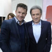 Felix Baumgartner et Michel Drucker <span>- Enregistrement de l'émission "</span>Vivement Dimanche" consacrée à Jean-Paul Belmondo à Paris le 10 avril 2013, diffusion le 14 avril.