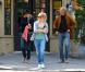 Sienna Miller : ''Accaparée'' par sa fille Marlowe, elle dit adieu à la mode !