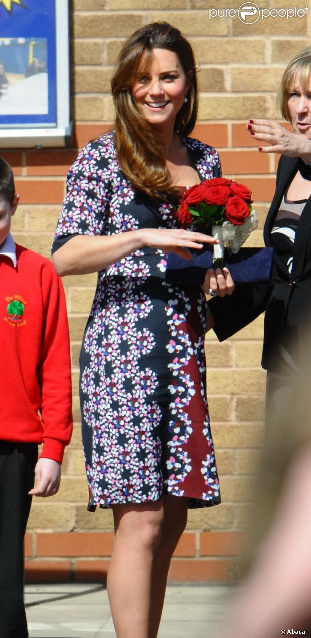 CASA REAL BRITÁNICA - Página 86 1109900-catherine-duchess-of-cambridge-visits-620x0-1