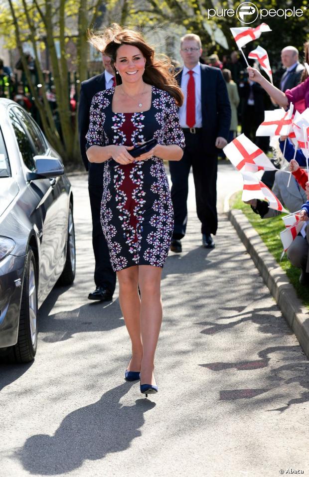 CASA REAL BRITÁNICA - Página 86 1109947-catherine-duchess-of-cambridge-visits-620x0-1