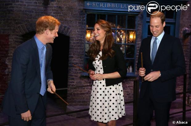 CASA REAL BRITÁNICA - Página 87 1112347-britain-s-prince-william-and-catherine-620x0-1