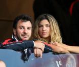 Michaël Youn amoureux d'Isabelle Funaro devant Emilie Nef Naf, tatouée